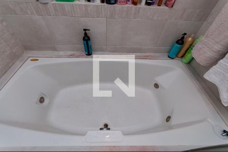 Casa à venda com 290m², 4 quartos e 2 vagasBanheiro do quarto 1 Suíte