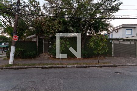 Casa à venda com 290m², 4 quartos e 2 vagasFachada