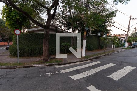 Casa à venda com 290m², 4 quartos e 2 vagasFachada