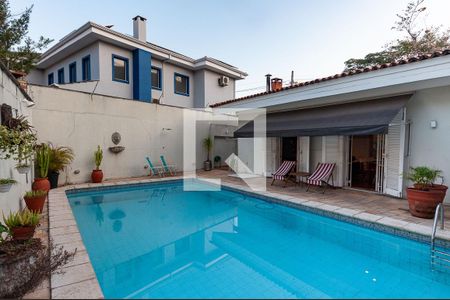 Casa à venda com 290m², 4 quartos e 2 vagasPiscina