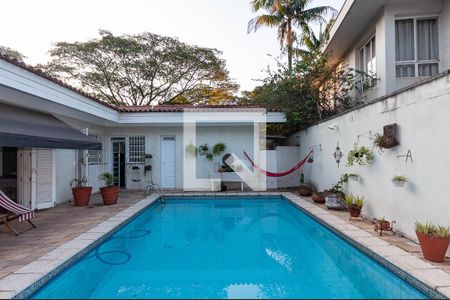Casa à venda com 290m², 4 quartos e 2 vagasPiscina