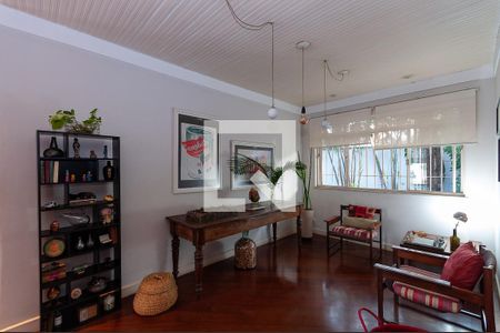 Casa à venda com 290m², 4 quartos e 2 vagasSala de Estar