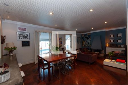 Casa à venda com 290m², 4 quartos e 2 vagasSalaSala de Jantar