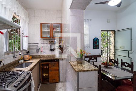 Casa à venda com 139m², 6 quartos e 2 vagasCozinha