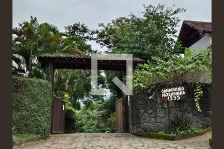 Casa de condomínio à venda com 150m², 4 quartos e 3 vagasEntrada