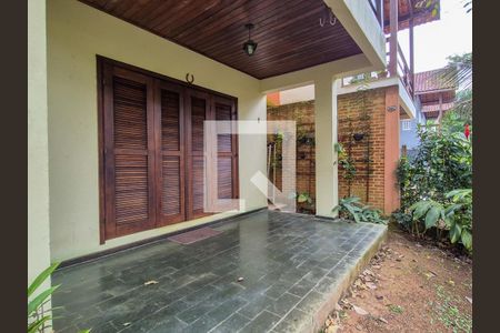 Casa de condomínio à venda com 150m², 4 quartos e 3 vagasVaranda