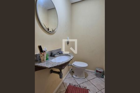 Casa de condomínio à venda com 150m², 4 quartos e 3 vagasLavabo