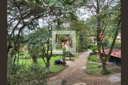 Casa de condomínio à venda com 150m², 4 quartos e 3 vagasSuíte - varanda