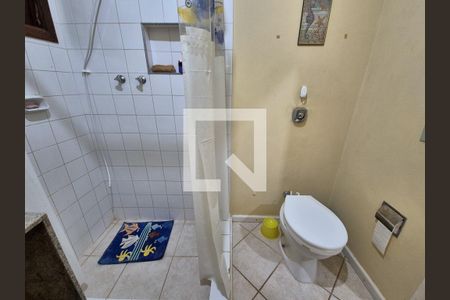 Casa de condomínio à venda com 150m², 4 quartos e 3 vagasBanheiro social