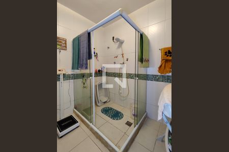 Casa à venda com 266m², 3 quartos e 3 vagas Casa à venda com 266m², 3 quartos e 3 vagasBanheiro Corredor