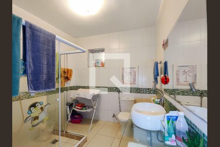 Casa à venda com 266m², 3 quartos e 3 vagas Casa à venda com 266m², 3 quartos e 3 vagasBanheiro Corredor