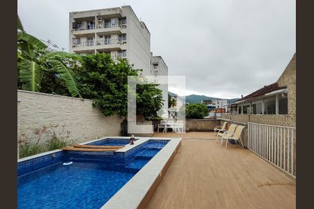 Casa à venda com 266m², 3 quartos e 3 vagas Casa à venda com 266m², 3 quartos e 3 vagasPiscina