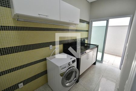 Casa de condomínio à venda com 311m², 4 quartos e 4 vagasÁrea de Serviço