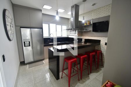 Casa de condomínio à venda com 311m², 4 quartos e 4 vagasCozinha