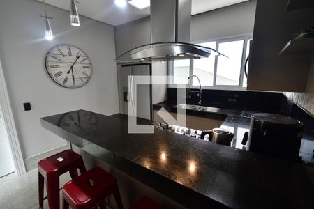 Casa de condomínio à venda com 311m², 4 quartos e 4 vagasCozinha