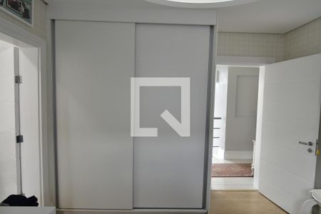 Casa de condomínio à venda com 311m², 4 quartos e 4 vagasQuarto 3- Suíte Armários
