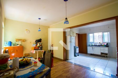 Casa à venda com 300m², 3 quartos e 3 vagasCozinha