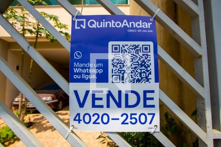 Casa à venda com 300m², 3 quartos e 3 vagasPlaquinha instalada na fachada