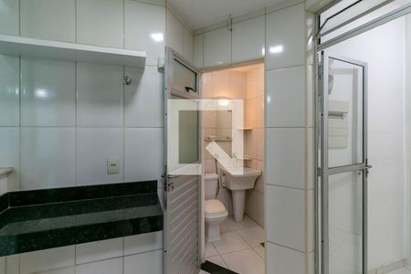 Apartamento à venda com 180m², 3 quartos e 2 vagas Apartamento à venda com 180m², 3 quartos e 2 vagasÁrea de Serviço
