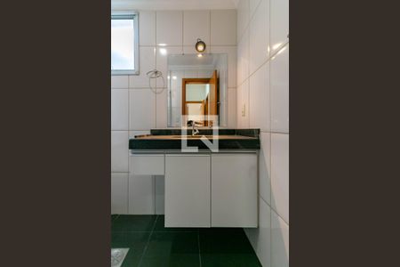 Apartamento à venda com 180m², 3 quartos e 2 vagas Apartamento à venda com 180m², 3 quartos e 2 vagasBanheiro 2