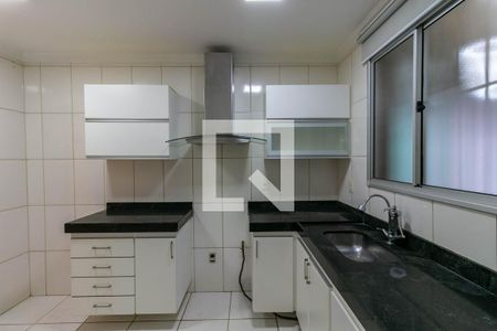 Apartamento à venda com 180m², 3 quartos e 2 vagas Apartamento à venda com 180m², 3 quartos e 2 vagasCozinha