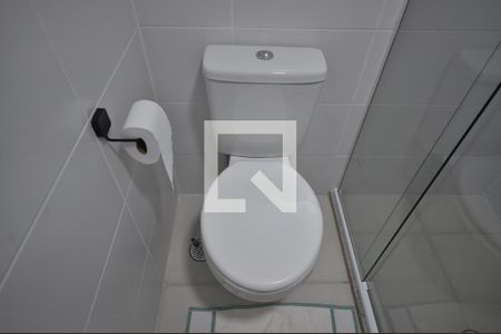 Banheiro de kitnet/studio para alugar com 1 quarto, 26m² em Tucuruvi, São Paulo