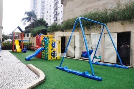 Apartamento à venda com 77m², 3 quartos e 2 vagasÁrea comum - Playground