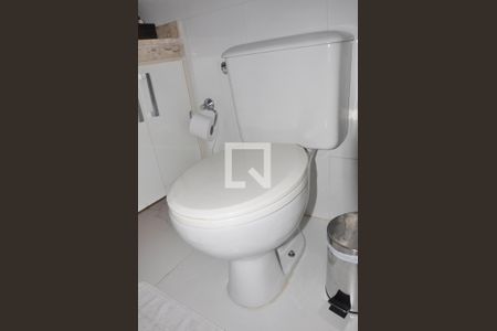 Apartamento à venda com 77m², 3 quartos e 2 vagasBanheiro Quarto 01 Suíte