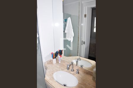 Apartamento à venda com 77m², 3 quartos e 2 vagasBanheiro Quarto 01 Suíte