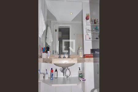 Apartamento à venda com 77m², 3 quartos e 2 vagasBanheiro Quarto 01 Suíte