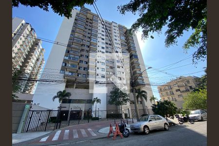 Apartamento para alugar com 74m², 3 quartos e 1 vaga Apartamento para alugar com 74m², 3 quartos e 1 vagaFachada