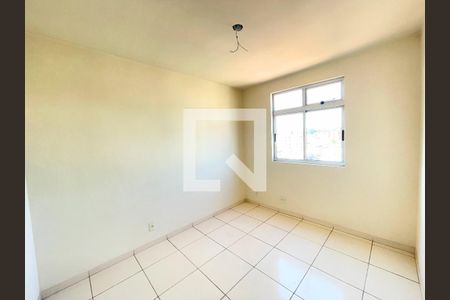 Quarto de apartamento à venda com 2 quartos, 108m² em João Pinheiro, Belo Horizonte