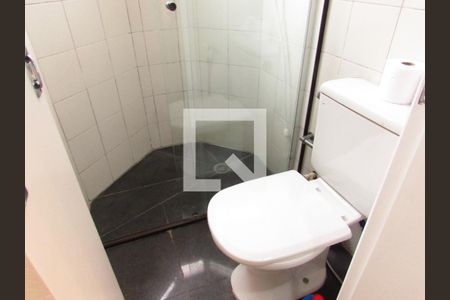 Banheiro de apartamento à venda com 1 quarto, 38m² em Vila Suzana, São Paulo