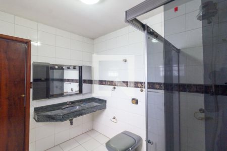Casa para alugar com 146m², 4 quartos e 5 vagas Casa para alugar com 146m², 4 quartos e 5 vagasQuarto 2 - Banheiro