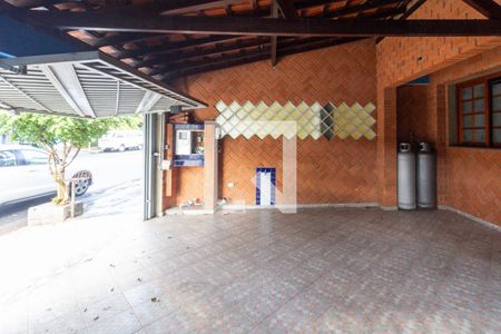 Casa para alugar com 146m², 4 quartos e 5 vagas Casa para alugar com 146m², 4 quartos e 5 vagasÁrea externa