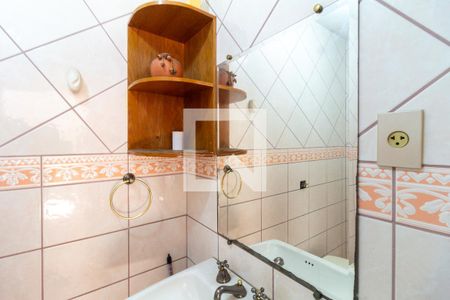 Casa para alugar com 146m², 4 quartos e 5 vagas Casa para alugar com 146m², 4 quartos e 5 vagasQuarto 4 - Banheiro