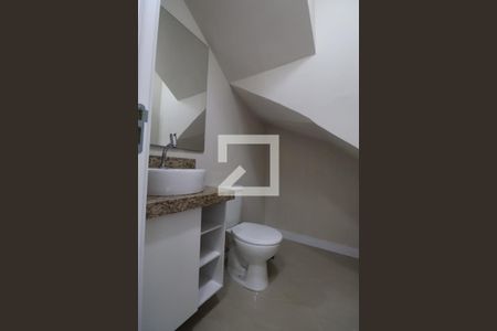 Casa de condomínio à venda com 120m², 3 quartos e 2 vagasLavabo