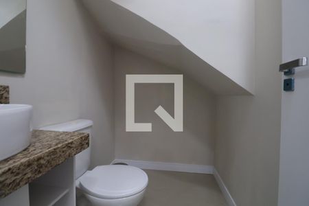 Casa de condomínio à venda com 120m², 3 quartos e 2 vagasLavabo