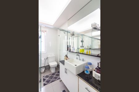 Casa à venda com 350m², 6 quartos e 6 vagas Casa à venda com 350m², 6 quartos e 6 vagasBanheiro