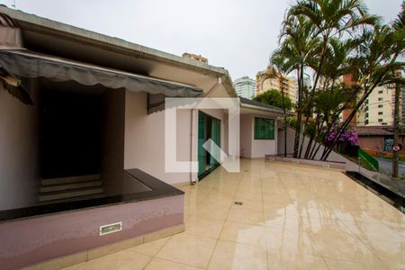 Casa para alugar com 373m², 3 quartos e 5 vagas Casa para alugar com 373m², 3 quartos e 5 vagasVaranda da sala