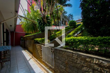 Casa para alugar com 373m², 3 quartos e 5 vagas Casa para alugar com 373m², 3 quartos e 5 vagasCorredor - Externo