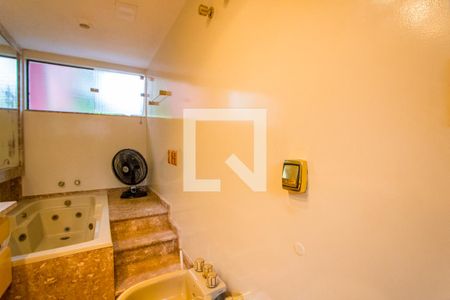 Casa para alugar com 373m², 3 quartos e 5 vagas Casa para alugar com 373m², 3 quartos e 5 vagasBanheiro do quarto 1