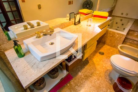 Casa para alugar com 373m², 3 quartos e 5 vagas Casa para alugar com 373m², 3 quartos e 5 vagasBanheiro do quarto 1