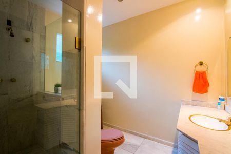 Casa para alugar com 373m², 3 quartos e 5 vagas Casa para alugar com 373m², 3 quartos e 5 vagasBanheiro do quarto 2