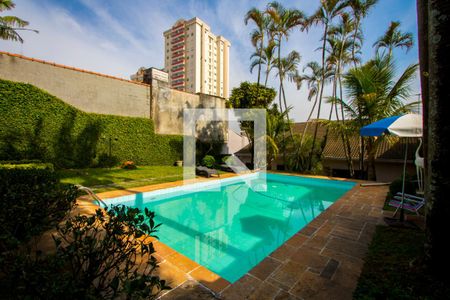 Casa para alugar com 373m², 3 quartos e 5 vagas Casa para alugar com 373m², 3 quartos e 5 vagasPiscina/Jardim