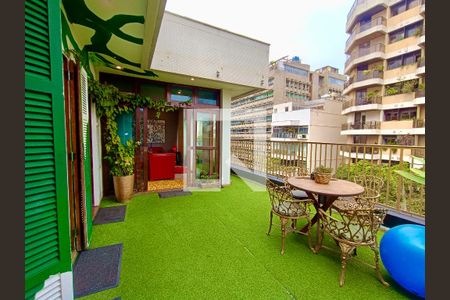 Apartamento à venda com 120m², 2 quartos e 1 vaga Apartamento à venda com 120m², 2 quartos e 1 vagaCobertura