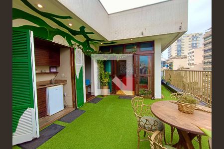 Apartamento à venda com 120m², 2 quartos e 1 vaga Apartamento à venda com 120m², 2 quartos e 1 vagaCobertura