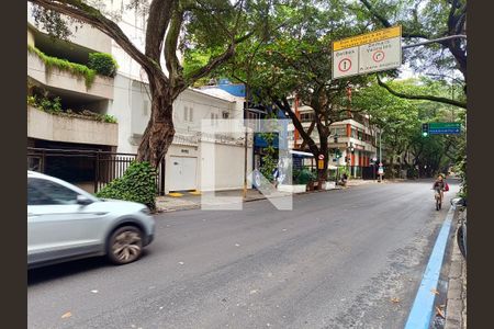 Apartamento à venda com 120m², 2 quartos e 1 vaga Apartamento à venda com 120m², 2 quartos e 1 vagaVista da Rua