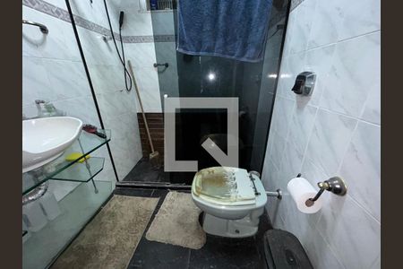 Casa para alugar com 400m², 3 quartos e 5 vagasBanheiro social