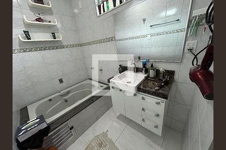 Casa para alugar com 400m², 3 quartos e 5 vagasBanheiro da Suíte 1